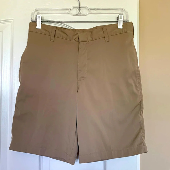 NWOT Kids or teen MILLS UNIFORM CO. khaki shorts prep sz 30 9” inseam like new - Picture 1 of 7